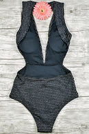 Maiô Preto Decote V e Recorte Lateral - Mudeseulook