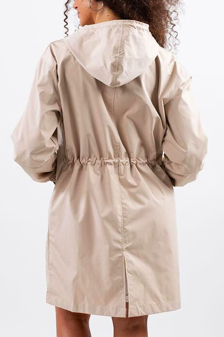 Casaco Corta Vento Impermeável com Capuz Oversized - Mudeseulook